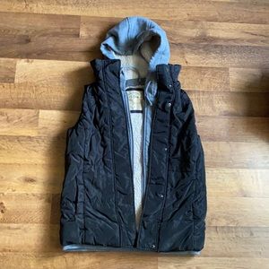 Ci Sono Black and gray puffer vest with hoodie. Size small